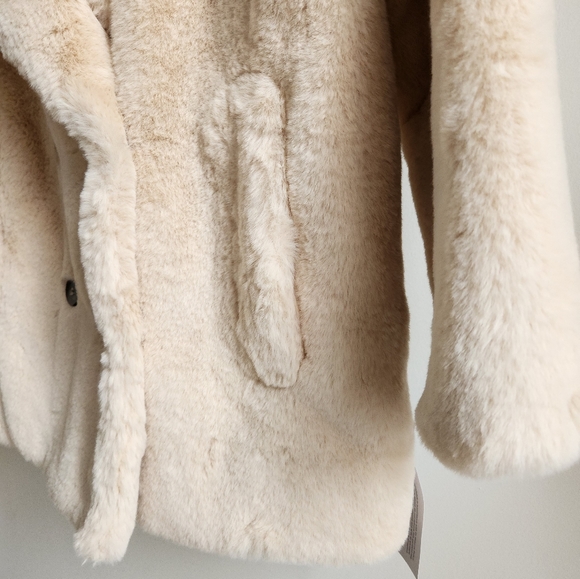 NWT Faux Fux Double Breasted Coat - Picture 7 of 15